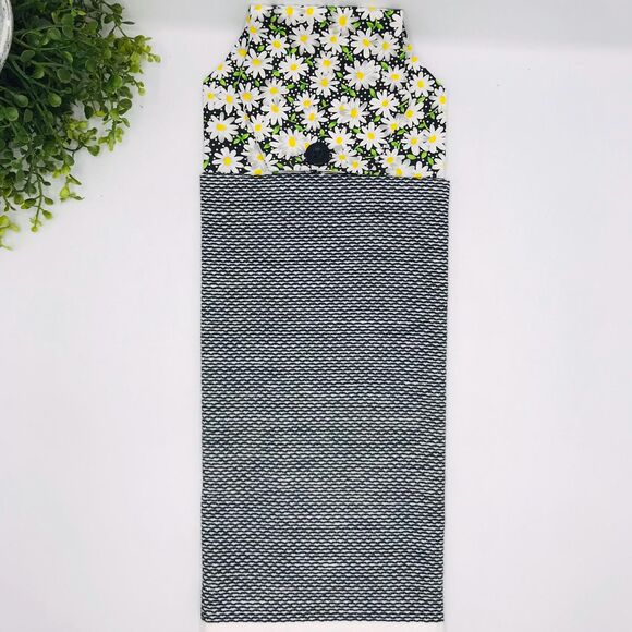 Hanging Kitchen Towel: Black Daisy Topper, Button Closure - Picture 5 of 8